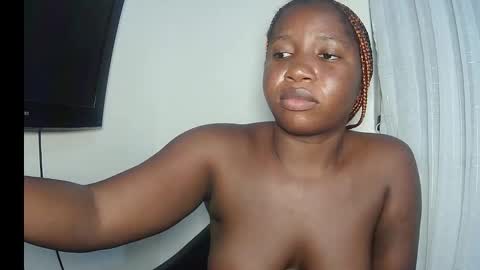 Snapshot of sweetcoochiex chatting on 09.29.25 sweetcoochiex online show from 09.29.25