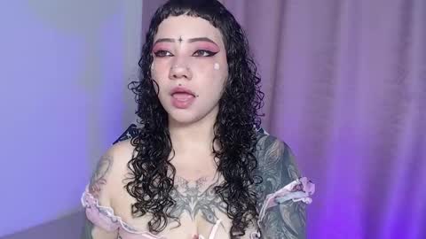       Independent model online show from 05.24.26