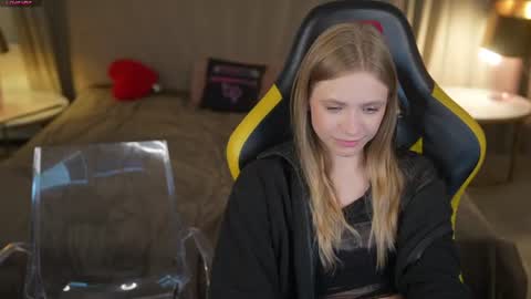 Amelia online show from 06.17.26
