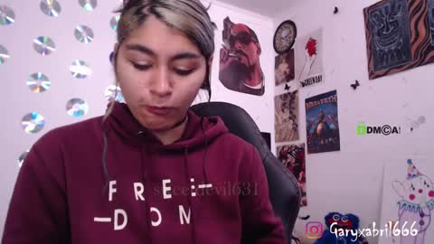 Abril online show from 02.19.25