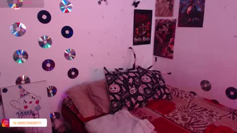 Abril online show from 10.15.25