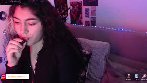 Abril online show from 10.23.25