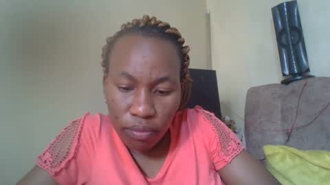 Snapshot of sweetdiva2012 chatting on 09.19.25 sweetdiva2012 online show from 09.19.25