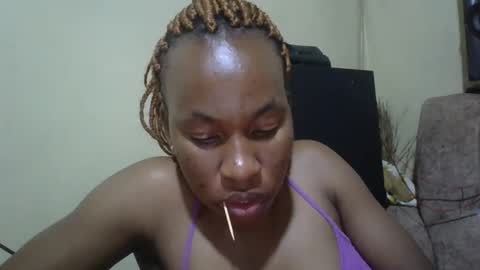 Snapshot of sweetdiva2012 chatting on 09.20.25 sweetdiva2012 online show from 09.20.25