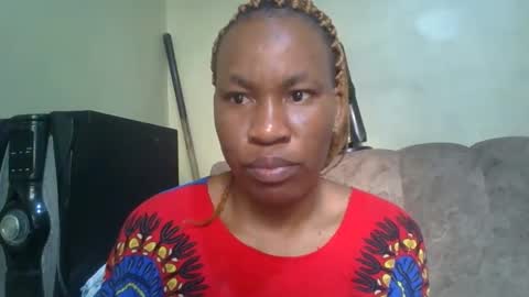 Snapshot of sweetdiva2012 chatting on 09.28.25 sweetdiva2012 online show from 09.28.25