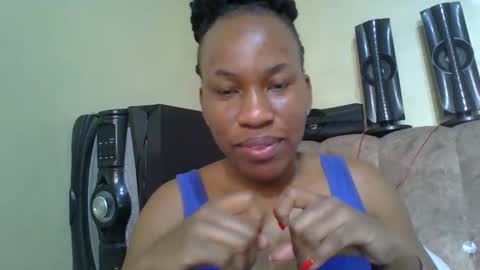 Snapshot of sweetdiva2012 chatting on 10.14.25 sweetdiva2012 online show from 10.14.25