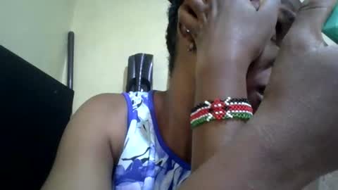 Snapshot of sweetdiva2012 chatting on 10.29.25 sweetdiva2012 online show from 10.29.25