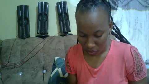 Snapshot of sweetdiva2012 chatting on 11.01.25 sweetdiva2012 online show from 11.01.25