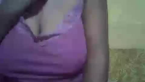 Snapshot of sweetdivah2 chatting on 06.18.26 divinah online show from 06.18.26
