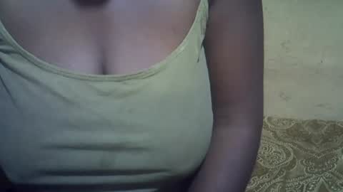 Snapshot of sweetdivah2 chatting on 06.19.26 divinah online show from 06.19.26
