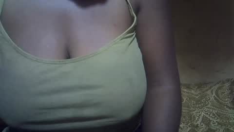 Snapshot of sweetdivah2 chatting on 06.21.26 divinah online show from 06.21.26