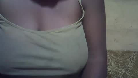 Snapshot of sweetdivah2 chatting on 06.22.26 divinah online show from 06.22.26
