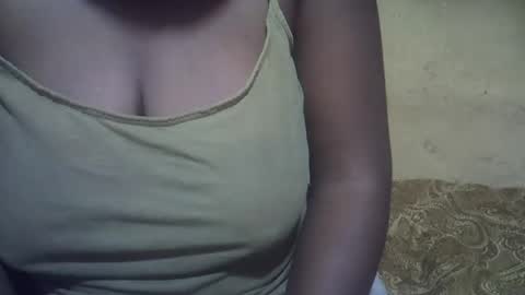 Snapshot of sweetdivah2 chatting on 07.17.26 divinah online show from 07.17.26