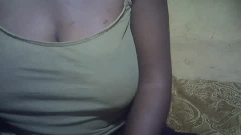 Snapshot of sweetdivah2 chatting on 07.25.26 divinah online show from 07.25.26