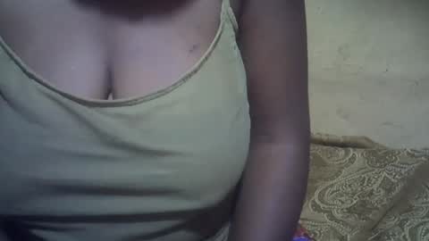 Snapshot of sweetdivah2 chatting on 07.29.26 divinah online show from 07.29.26