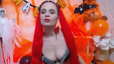 Snapshot of sweeteest_julie chatting on 11.01.25 Sweeteest Julie online show from 11.01.25