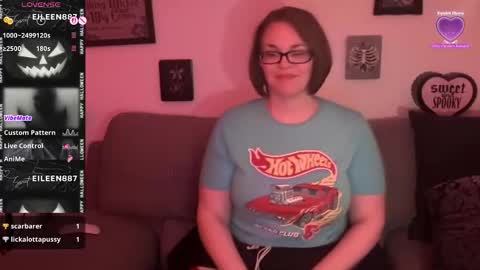 Snapshot of sweeteileen887 chatting on 10.21.25 Eileen online show from 10.21.25