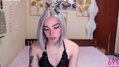 Snapshot of sweeteverdeen chatting on 09.27.25 sweetkatniss online show from 09.27.25