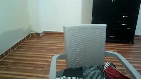 Victoria Santos online show from 03.05.25