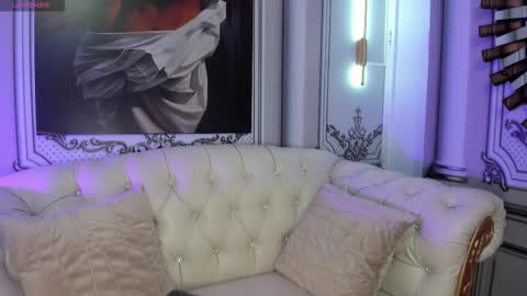 Snapshot of sweetgirl4u_ chatting on 09.10.25 MIA online show from 09.10.25