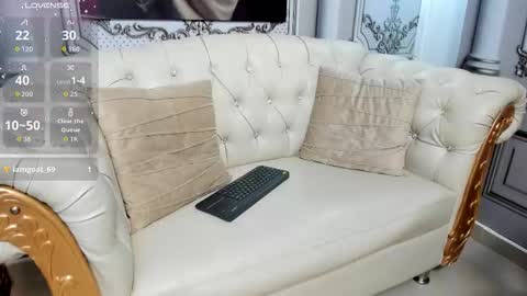 Snapshot of sweetgirl4u_ chatting on 09.25.25 MIA  online show from 09.25.25