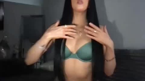 Snapshot of sweetgraciexo chatting on 10.02.25 Gracie online show from 10.02.25