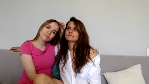 Snapshot of sweetharts69 chatting on 07.14.26 Alina and Mia online show from 07.14.26