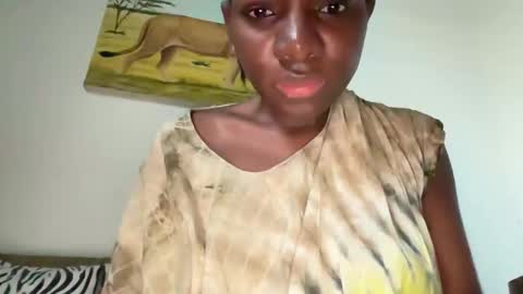 Snapshot of sweetie2424 chatting on 09.21.25 sweetie224 online show from 09.21.25