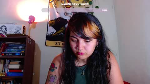 Snapshot of sweetie_maryy chatting on 01.15.25 Maria my insta sweetie maryy online show from 01.15.25