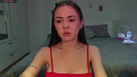 Snapshot of sweetieee_kira chatting on 06.20.26 sweetieee_kira online show from 06.20.26