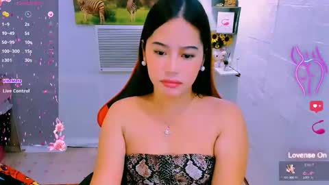 Nicole online show from 10.10.25