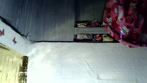 Snapshot of sweetiepiexxxx chatting on 06.19.26 jess online show from 06.19.26