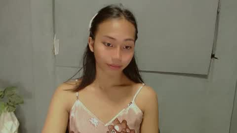 Snapshot of sweetiie_caren chatting on 12.28.24 CAREN online show from 12.28.24