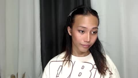 Snapshot of sweetiie_caren chatting on 01.23.25 CAREN online show from 01.23.25