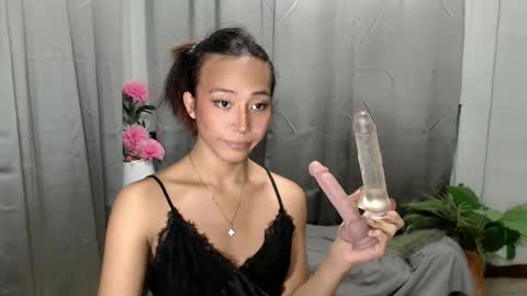 Snapshot of sweetiie_caren chatting on 03.07.25 CAREN online show from 03.07.25