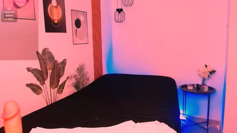 Snapshot of sweetjames2810 chatting on 02.04.26 SWEETJAMES online show from 02.04.26