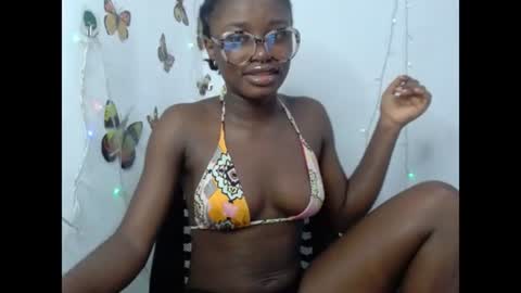 Snapshot of sweetjuicyclit chatting on 06.15.26 zuri online show from 06.15.26