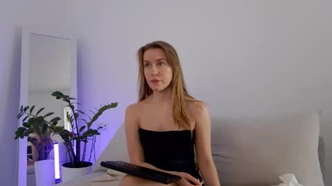 SweetKira1 online show from 03.15.26