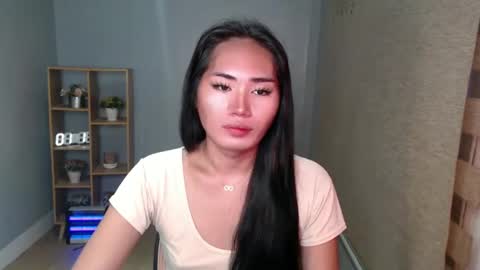   online show from 01.05.25