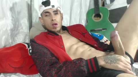 Snapshot of sweetlatinakim chatting on 02.24.25 Camilo online show from 02.24.25