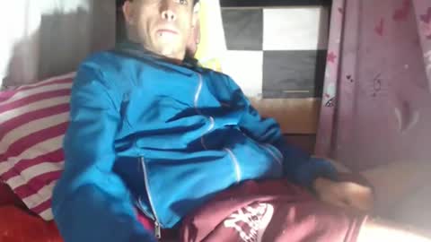 Snapshot of sweetlatinakim chatting on 10.01.25 Camilo online show from 10.01.25