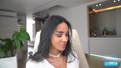 Laura Saenz  Geminis online show from 10.05.25