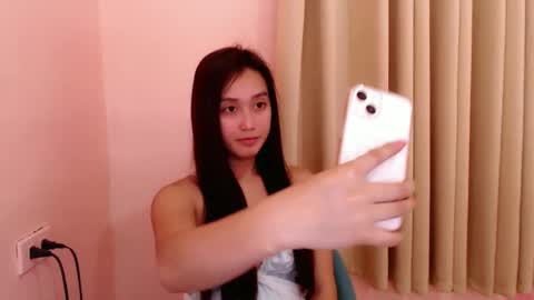 Snapshot of sweetleah_1998 chatting on 12.08.24 Leah online show from 12.08.24