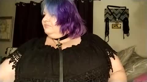 sweetlolajean online show from 02.25.25