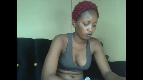 Snapshot of sweetmama06 chatting on 10.21.25 sweetmama06 online show from 10.21.25