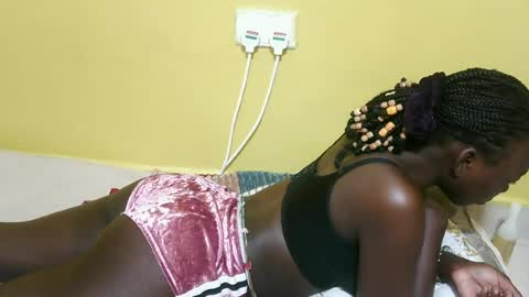 Snapshot of sweetmaya32 chatting on 03.25.26 Maya online show from 03.25.26