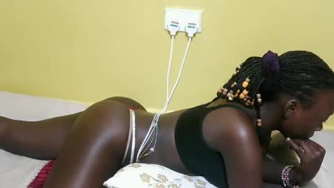 Snapshot of sweetmaya32 chatting on 03.26.26 Maya online show from 03.26.26