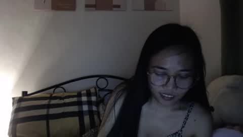 Snapshot of sweetmeeoowe_69 chatting on 03.18.26 sweetmeeoowe_69 online show from 03.18.26