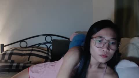 Snapshot of sweetmeeoowe_69 chatting on 03.22.26 sweetmeeoowe_69 online show from 03.22.26