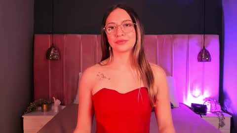 Snapshot of sweetmelodyyy_ chatting on 02.18.26 sweetmelodyyy online show from 02.18.26